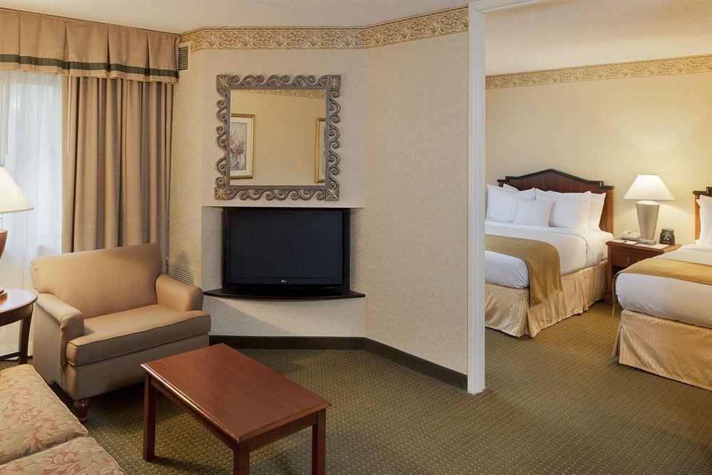 Doubletree Suites By Hilton Hotel Cincinnati - Blue Ash Sharonville Quarto foto